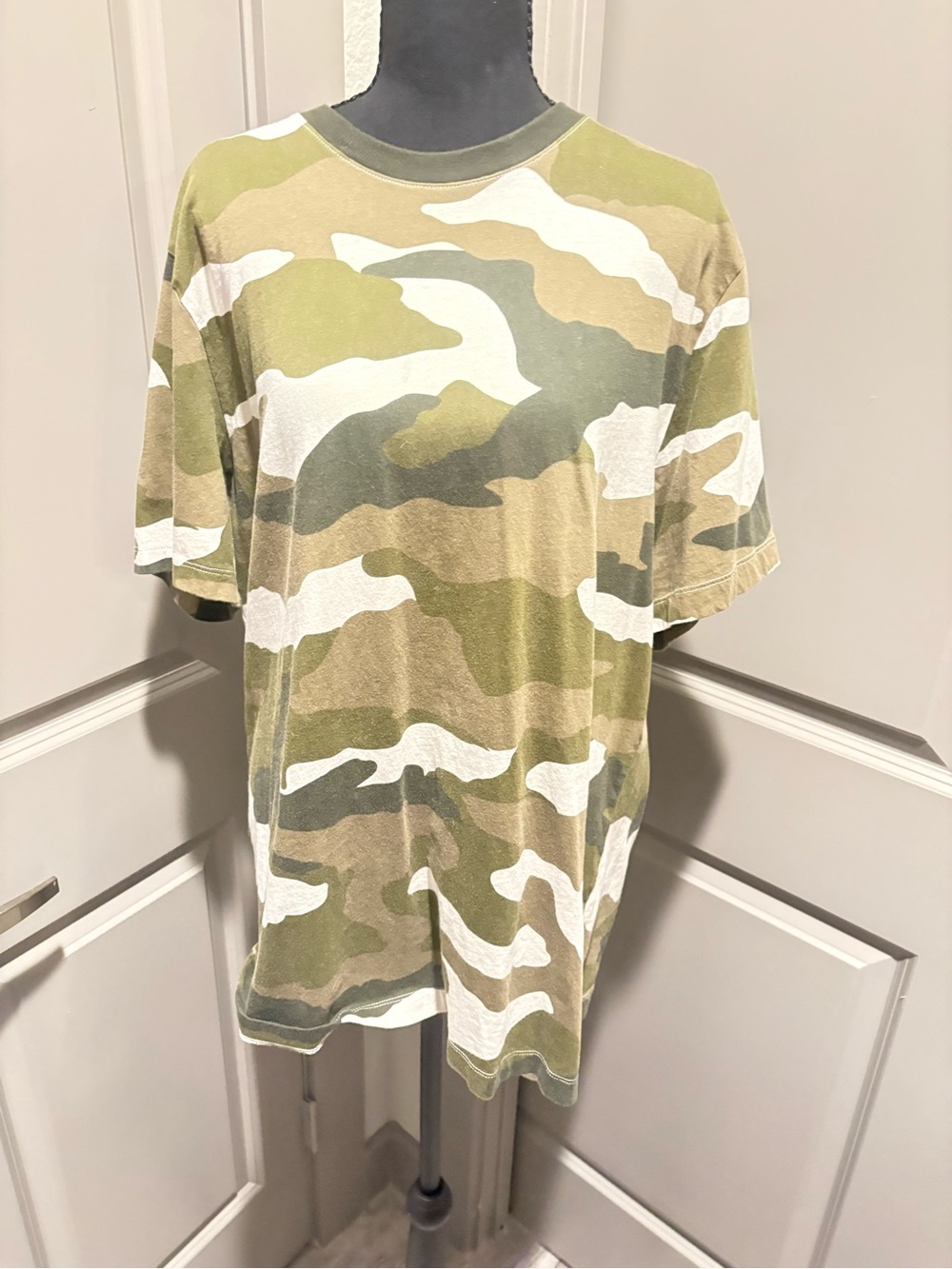 Nike Women's Short Sleeve Camouflage Tee - Olive, White, Tan